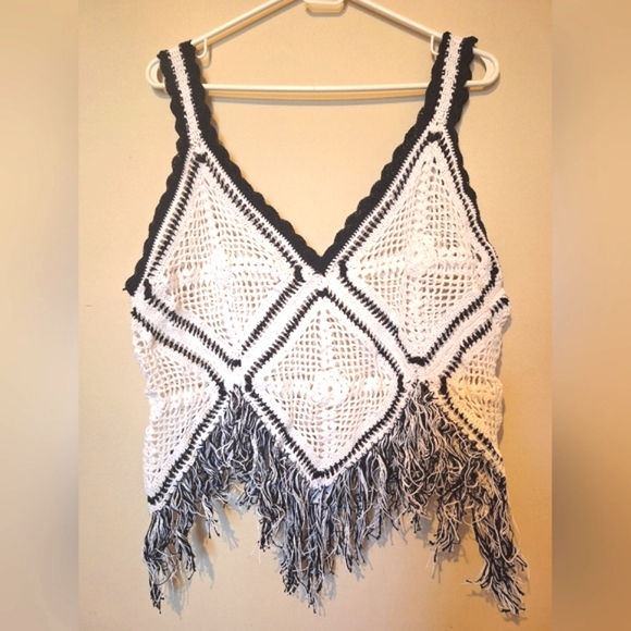 New Hand made hand knit black and white fringe crochet crop top - Picture 1 of 1